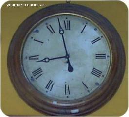 reloj de estaci&oacute;n ferroviaria
