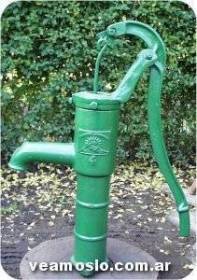 bomba de mano para extraer agua