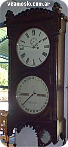 reloj de pared con calendario